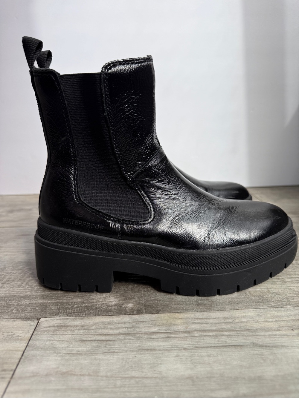 Cougar Black Waterproof Chelsea Lug Boots Size 8